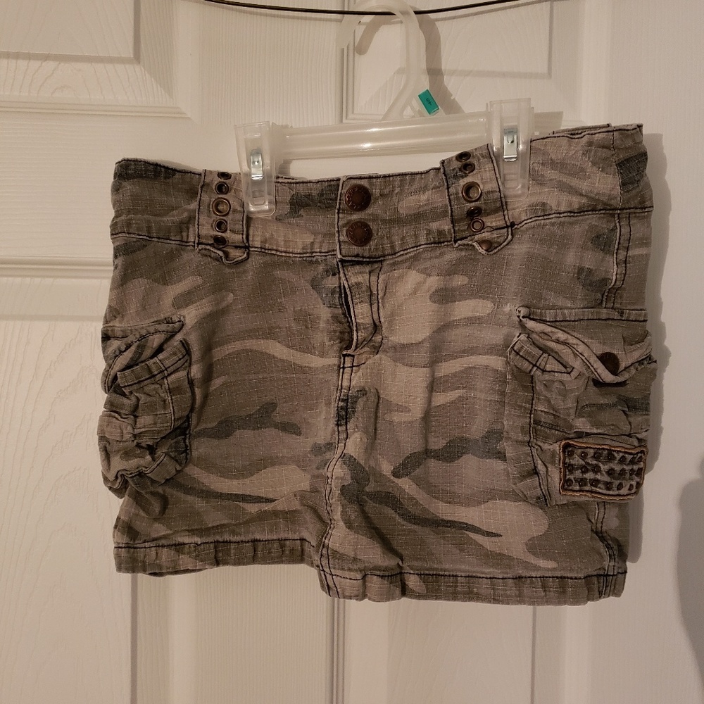 Mini jeans skirts - Picture 3 of 3